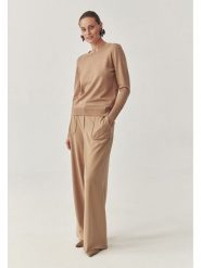 TATUUM Sweter w kolorze karmelowym rozmiar: S. Brązowe swetry klasyczne damskie TATUUM, s, bez kołnierzyka. Za 109.00 zł.