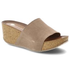 Klapki damskie Armodo, cholewka ze skóry naturalnej zamszowej z szerokim paskiem na wysokim koturnie, beżowe, 40311. Brązowe klapki damskie Armodo, bez wzorów, ze skóry, bez obcasa, na koturnie, bez zapięcia. Za 299.00 zł.