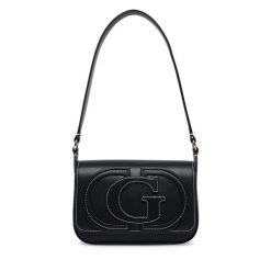 Torebka Guess. Czarne torebki klasyczne damskie Guess, bez dodatków. Za 544.99 zł.