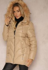 Beżowa Trapezowa Kurtka z Pikowanymi Przeszyciami i Kapturem z Odpinanym Futrem Deoiala. Brązowe kurtki damskie Renee, l, bez wzorów, z jeansu. Za 179.99 zł.
