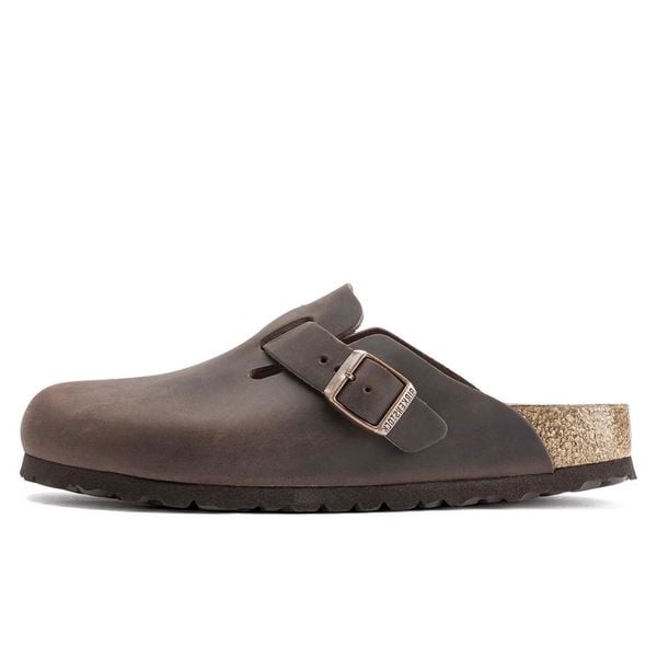 Klapki Birkenstock Boston Leoi Dorosłych. Brązowe klapki damskie Birkenstock, bez wzorów, bez obcasa, bez zapięcia. Za 549.00 zł.