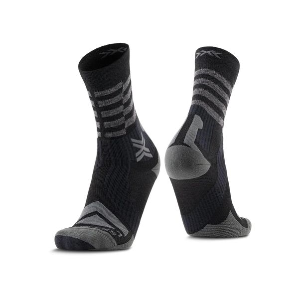 Skarpetki X-Socks Perform Merino Crew Expert. Czerwone skarpetki damskie X Socks, bez wzorów, z poliamidu. Za 175.50 zł.