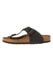 Birkenstock Japonki "Ramses" w kolorze czarnym rozmiar: 43. Czarne klapki damskie Birkenstock, bez wzorów, z otwartym noskiem, bez obcasa, bez zapięcia. Za 354.69 zł.