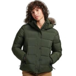 Damska krótka kurtka z kapturem Superdry. Zielone kurtki damskie Superdry, xs, bez wzorów, z materiału, z kapturem. Za 322.85 zł.