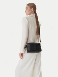 Coccinelle Torebka NORY Czarny. Czarne listonoszki damskie Coccinelle, bez wzorów, ze skóry, bez dodatków. Za 1,069.00 zł.