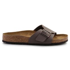 Klapki Birkenstock Catalina Bs W 1026510 brązowe. Brązowe klapki damskie bez wzorów, z materiału, bez obcasa, bez zapięcia. Za 642.59 zł.