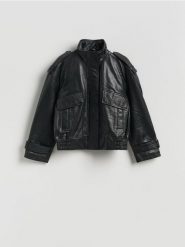 Skórzana kurtka biker - czarny. Czarne kurtki damskie Reserved, l, bez wzorów, ze skóry, bez kaptura. Za 599.99 zł.