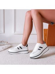 Lov'it Sneakersy w kolorze białym rozmiar: 37. Białe obuwie sportowe damskie Lov'It, bez zapięcia. Za 104.99 zł.