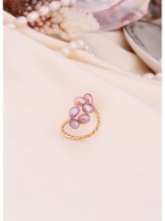 L'Atelier de Gaia Pozłacany pierścionek z perłami rozmiar: onesize. Żółte pierścionki damskie L'Atelier de Gaia, z perłą, pozłacane. Za 113.36 zł.