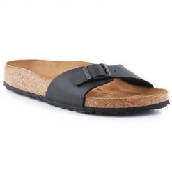 Klapki damskie Birkenstock 040793. Brązowe klapki damskie Birkenstock, bez wzorów, z materiału, bez obcasa, bez zapięcia. Za 548.00 zł.