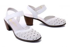 RIEKER 40991-80 white, sandały damskie. Białe sandały damskie Rieker, bez wzorów, z gumy, bez obcasa, na obcasie, bez zapięcia. Za 239.92 zł.