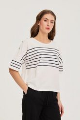 Bluza w paski biała. Białe bluzy damskie MOODO, l, bez wzorów, z bawełny, bez kaptura. Za 99.99 zł.