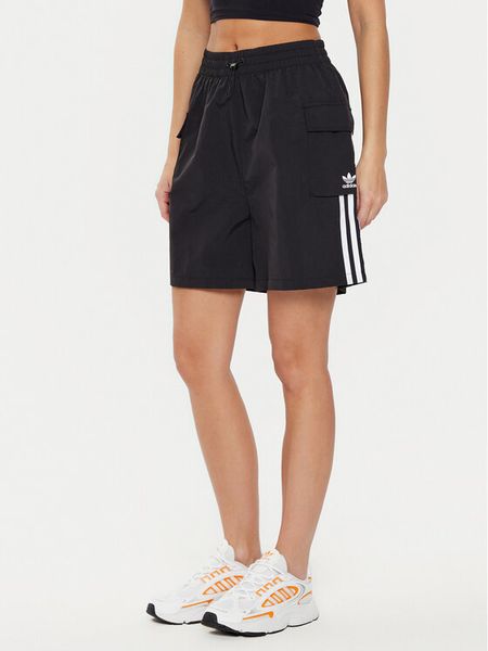 Adidas Szorty sportowe adicolor JH1077 Czarny Loose Fit. Czarne spodenki sportowe damskie Adidas, s, bez wzorów, z syntetyku. Za 129.99 zł.