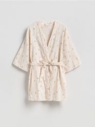 Szlafrok z lnem - kremowy. Białe szlafroki damskie Reserved, bez wzorów, z tkaniny, bez kaptura. Za 149.99 zł.