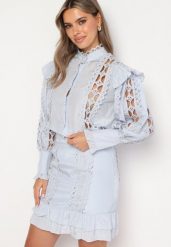 Niebieski Ażurowy Komplet z Dodatkiem Bawełny Koszula z Perełkowymi Guzikami i Spódnica Leniyana. Niebieskie koszule damskie Born2be, m, w ażurowe wzory, z bawełny, eleganckie, bez kołnierzyka, bez ramiączek. Za 109.99 zł.