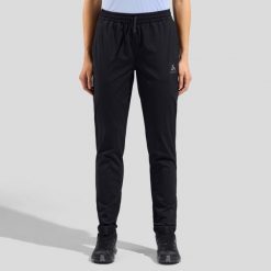 Spodnie damskie ODLO Essential Pants Regular Length. Czarne spodnie sportowe damskie ODLO, s, bez wzorów, z elastanu, narciarskie. Za 387.20 zł.