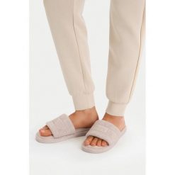 Kapcie G-Star. Brązowe kapcie damskie G-Star. Za 89.99 zł.