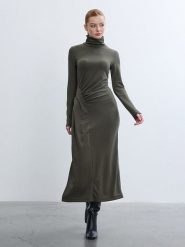 BGN Sukienka w kolorze khaki rozmiar: 34. Brązowe sukienki damskie BGN, bez wzorów, bez ramiączek. Za 86.99 zł.