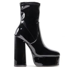 Botki DeeZee. Czarne botki damskie DeeZee, bez obcasa, na słupku, bez zapięcia. Za 249.99 zł.