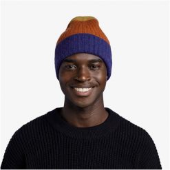 Czapka zimowa dla doroasłych BUFF Knitted Beanie. Fioletowe czapki damskie Buff, na zimę, bez wzorów. W wyprzedaży za 89.96 zł.