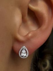 DI GIORGIO Srebrne kolczyki-półkreole z cyrkoniami rozmiar: onesize. Szare kolczyki damskie DI GIORGIO, z cyrkonią, srebrne. Za 264.95 zł.