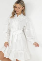Biała Koszulowa Sukienka z Bufiastym Rękawem i Ażurowymi Wstawkami Staples. Białe sukienki damskie Born2be, w ażurowe wzory, vintage, bez ramiączek. W wyprzedaży za 203.99 zł.