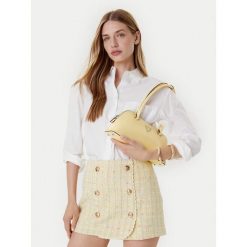 Torebka Guess. Brązowe kuferki damskie Guess, z aplikacjami, bez dodatków. Za 749.99 zł.