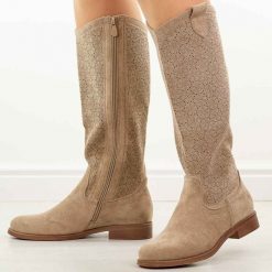 Beżowe ażurowe kozaki damskie S.Barski 8022. Brązowe kozaki damskie S.BARSKI, na jesień, z zamszu, bez obcasa, na obcasie, bez zapięcia. Za 269.00 zł.