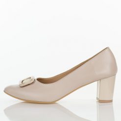 Beżowe skórzane Polskie czółenka damskie Deoni D665. Brązowe czółenka damskie Deoni, z aplikacjami, z materiału, bez obcasa, na obcasie. W wyprzedaży za 386.10 zł.