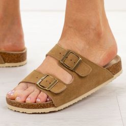 Camelowe skórzane klapki damskie Vinceza 101330. Brązowe klapki damskie VINCEZA, bez wzorów, z jeansu, bez obcasa, bez zapięcia. Za 149.00 zł.