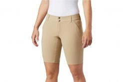 Szorty sportowe Columbia Saturday Trail™ Brązowy. Brązowe spodenki sportowe damskie Columbia, bez wzorów, z materiału, trekkingowe. Za 179.99 zł.