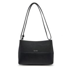 Torebka Calvin Klein. Czarne torebki klasyczne damskie Calvin Klein, bez dodatków. Za 199.99 zł.
