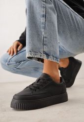 Czarne Sneakersy na Tłoczonej Platformie Zeaninia. Czarne obuwie sportowe damskie Renee, z jeansu, bez zapięcia. Za 59.99 zł.