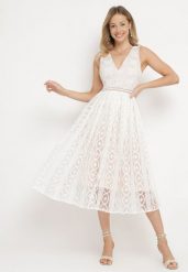 Jasnobeżowa Rozkloszowana Sukienka z Plisowanym Dołem i Ozdobnymi Haftami Asorasia. Brązowe sukienki damskie Born2be, bez wzorów, eleganckie, bez ramiączek. Za 229.99 zł.