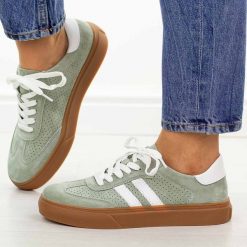 Zielone skórzane półbuty damskie Cambell 07354. Zielone półbuty damskie Cambell, na jesień, w ażurowe wzory, z jeansu, bez obcasa, na płaskiej podeszwie, bez zapięcia. Za 239.00 zł.