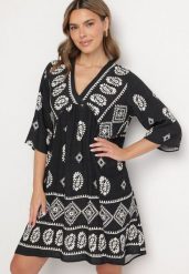Granatowa Wiskozowa Sukienka ze Wzorem Boho Frisana. Niebieskie sukienki damskie Born2be, bez wzorów, z materiału, boho, bez ramiączek. Za 89.99 zł.