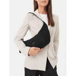 Torebka MEXX. Czarne torebki klasyczne damskie Mexx, bez dodatków. Za 149.99 zł.