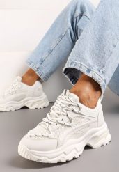 Białe Sneakersy na Tłoczonej Podeszwie z Ozdobnym Sznurowaniem i Wstawkami z Siateczki Xerxia. Białe obuwie sportowe damskie Born2be, bez zapięcia. Za 84.99 zł.