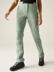 Dare 2b Spodnie funkcyjne "Melodic Pro II" w kolorze miętowym rozmiar: 38. Zielone spodnie dresowe damskie Dare 2b, bez wzorów, z materiału. Za 159.95 zł.