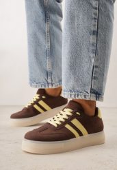 Ciemnobrązowe Sneakersy na Kauczukowej Grubej Podeszwie z Paskami po Bokach Ninlili. Brązowe obuwie sportowe damskie Born2be, z jeansu, bez zapięcia. Za 89.99 zł.