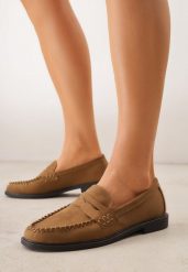 Jasnobrązowe Mokasyny VICES ze Skórzaną Wkładką Ozdobione Przeszyciami Nicogeus. Brązowe mokasyny damskie Born2be, z jeansu, bez obcasa. Za 89.99 zł.
