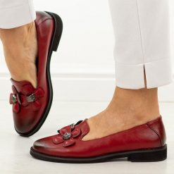 Czerwone półbuty damskie Jezzi 25128-3. Czerwone półbuty damskie Jezzi, na jesień, bez wzorów, z jeansu, z okrągłym noskiem, bez obcasa, na płaskiej podeszwie, bez zapięcia. Za 199.00 zł.