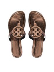 Tory Burch Japonki 183517 Niebieski. Niebieskie klapki damskie Tory Burch, bez wzorów, ze skóry, bez obcasa, bez zapięcia. Za 1,134.00 zł.