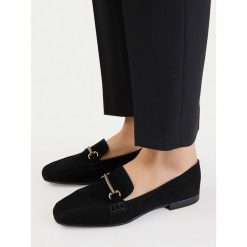 Lordsy Lasocki. Czarne półbuty damskie Lasocki, bez wzorów, bez obcasa, bez zapięcia. Za 199.99 zł.