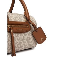 Torebka MICHAEL Michael Kors. Białe kuferki damskie MICHAEL Michael Kors, bez wzorów, bez dodatków. Za 1,049.00 zł.