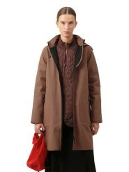 Ilse Jacobsen Płaszcz przeciwdeszczowy w kolorze jasnobrązowym rozmiar: 42. Brązowe płaszcze damskie Ilse Jacobsen, m, bez wzorów, bez kaptura. Za 369.95 zł.