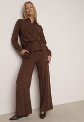 Brązowy Wiskozowy Komplet Asymetryczna Koszula i Spodnie z Kieszeniami Moneia. Brązowe koszule damskie Born2be, l, bez wzorów, z wiskozy, eleganckie, z asymetrycznym kołnierzem, bez ramiączek. Za 169.99 zł.