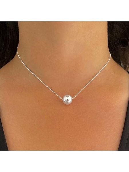 Les Petites Précieuses Srebrny naszyjnik z elementem ozdobnym - dł. 40 cm rozmiar: onesize. Szare naszyjniki damskie Les Petites Précieuses, srebrne. Za 162.87 zł.