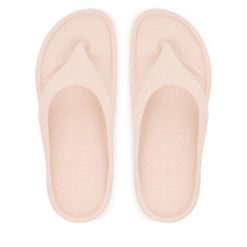 Japonki Crocs. Brązowe klapki damskie Crocs, bez wzorów, bez obcasa, bez zapięcia. Za 101.99 zł.