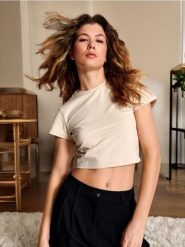 Koszulka - kremowy. Białe koszulki damskie Sinsay, l, bez wzorów, z bawełny, bez kołnierzyka, bez ramiączek. Za 9.99 zł.